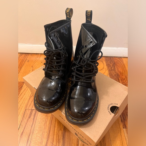 Dr Martens Boots (Women) Black Patent - Size 8 - Picture 3 of 8